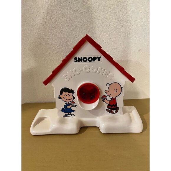 Vintage Snoopy snow cone toy - Picture 2 of 5